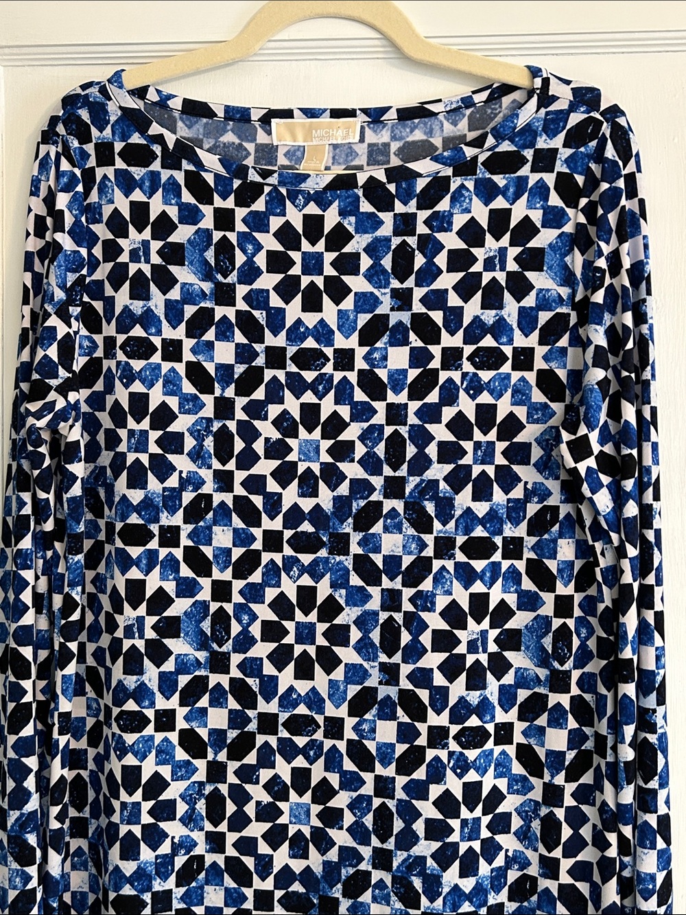 Michael  Kors Dress size Large.  Excellent condition.